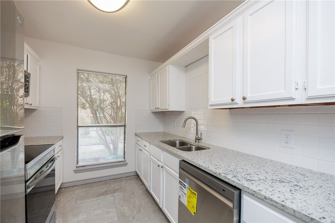 7217 Sparkle Sea Dr 2 Property Photo 8