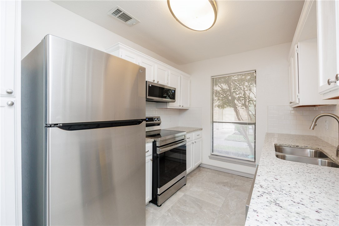 7217 Sparkle Sea Dr 2 Property Photo 10