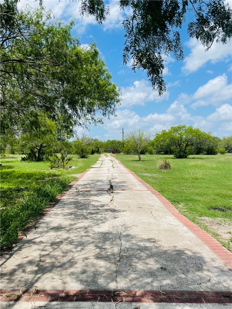 5742 Hidden Valley Loop Property Photo 8