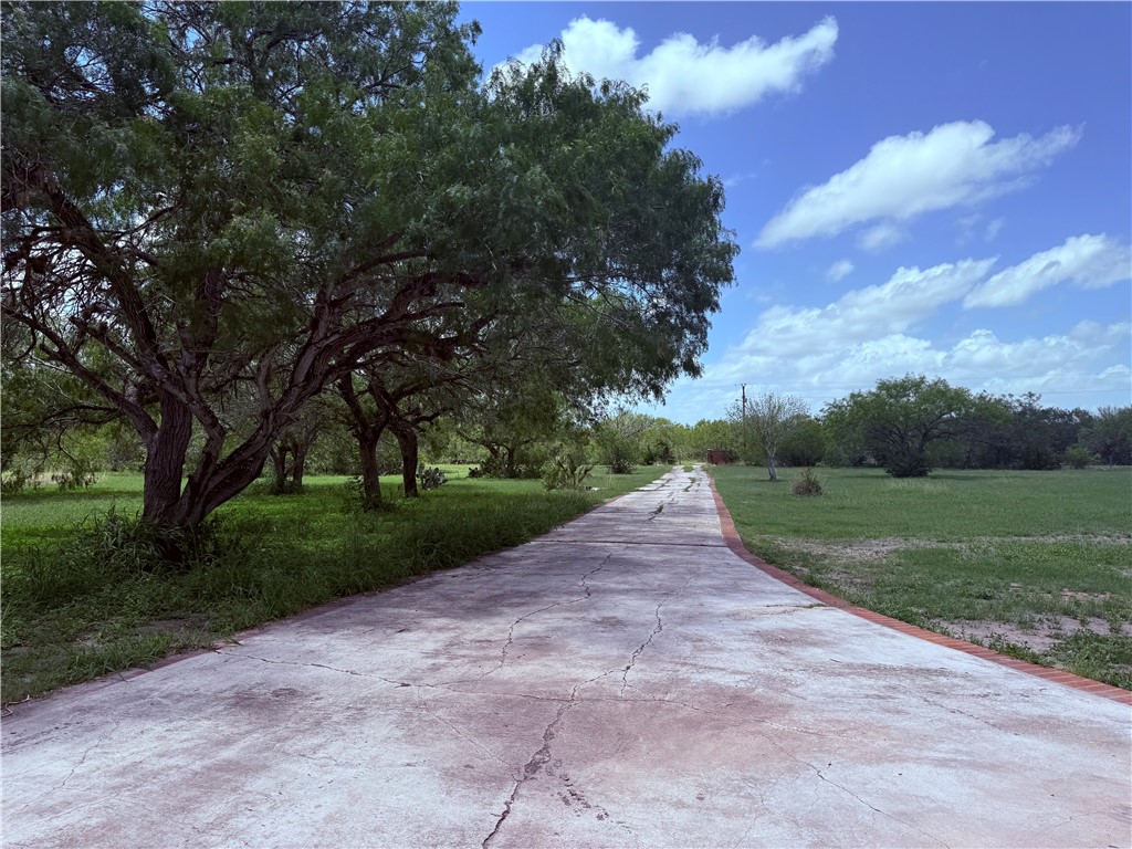 5742 Hidden Valley Loop Property Photo 9