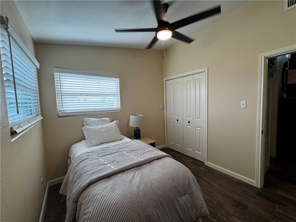 202 W Roberts Ave Property Photo 17