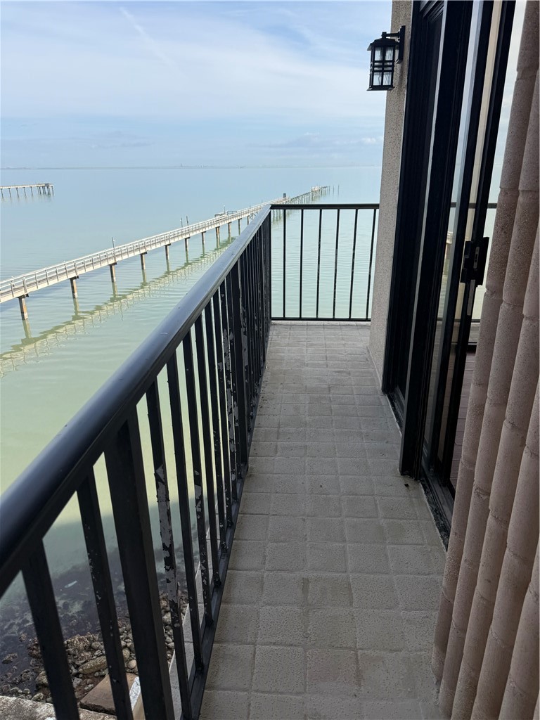 4350 Ocean Dr 301 Property Photo 4