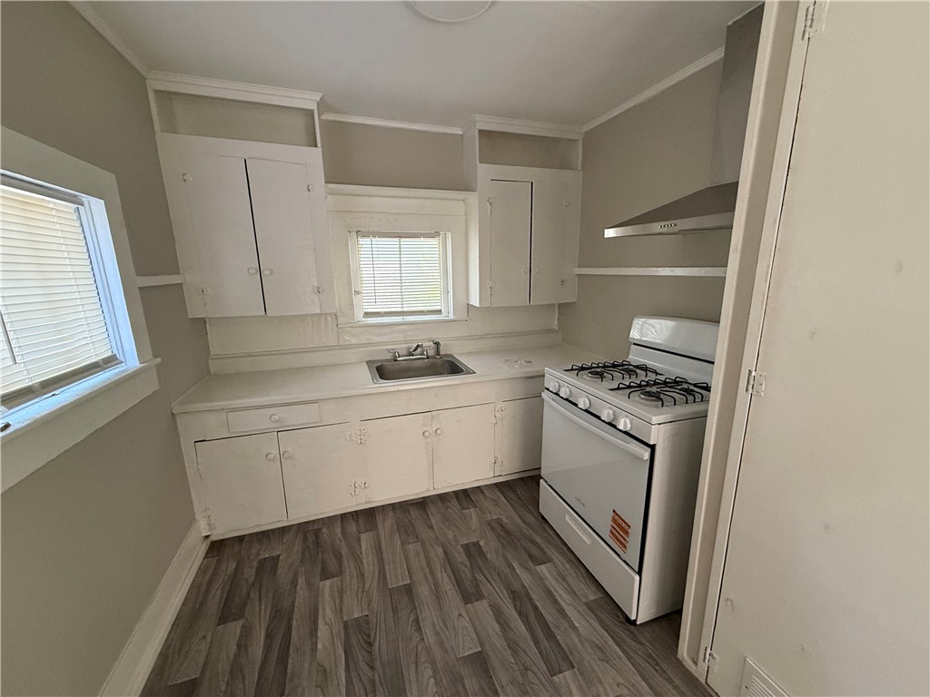 613 1/2 6th St Property Photo 5