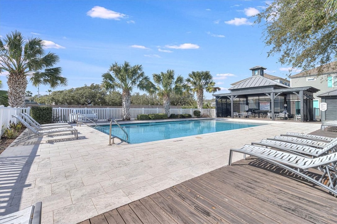 305 Sailhouse Way Property Photo 33