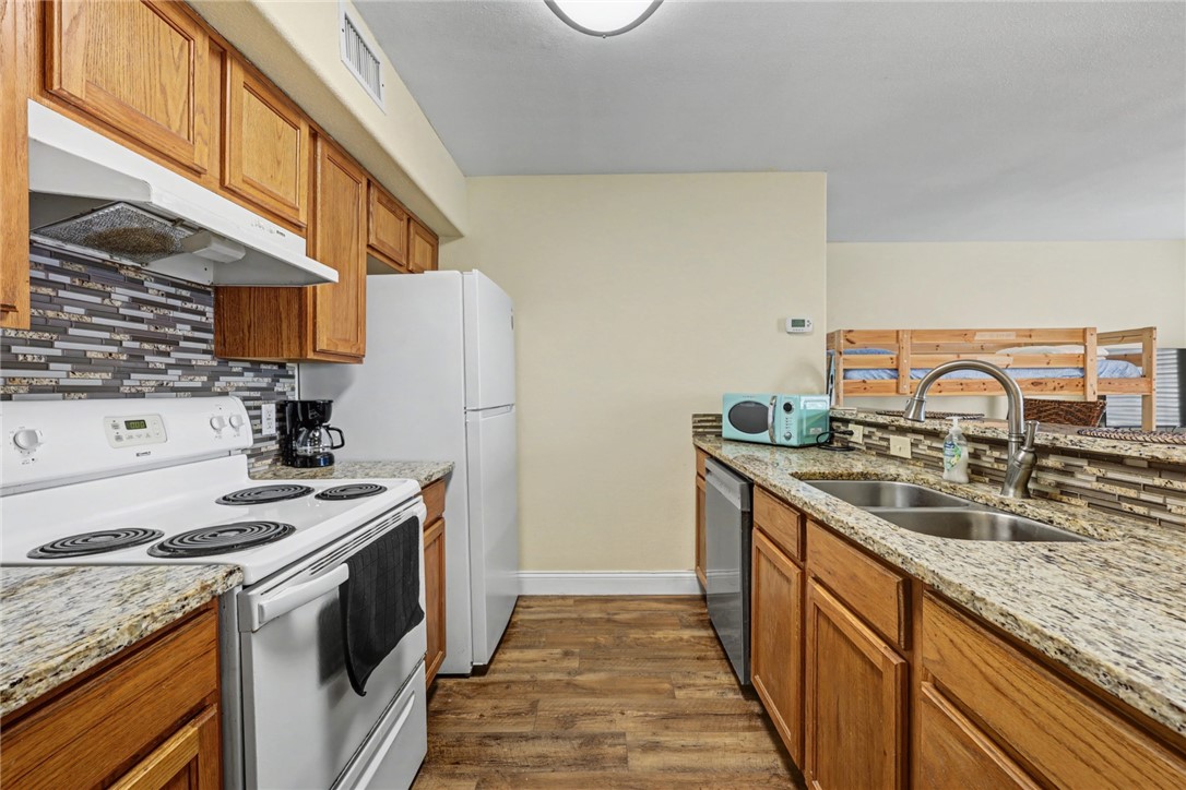 15010 Leeward Dr 9201 Property Photo 11