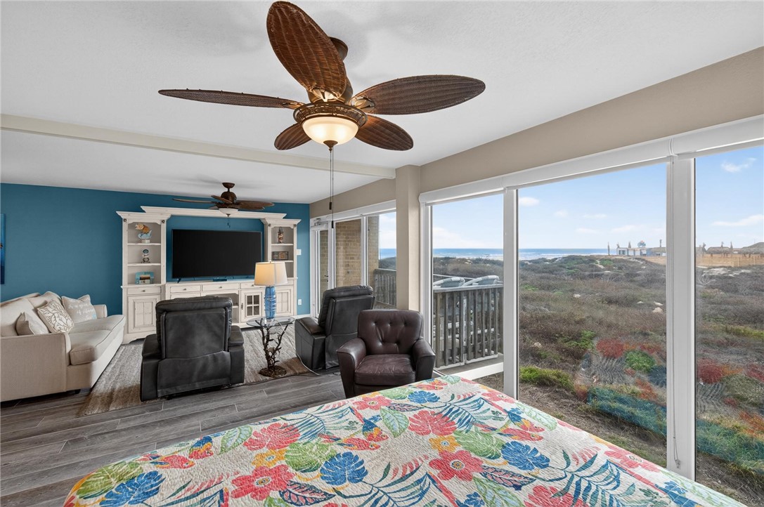 14810 Windward Dr 221 Property Photo 23
