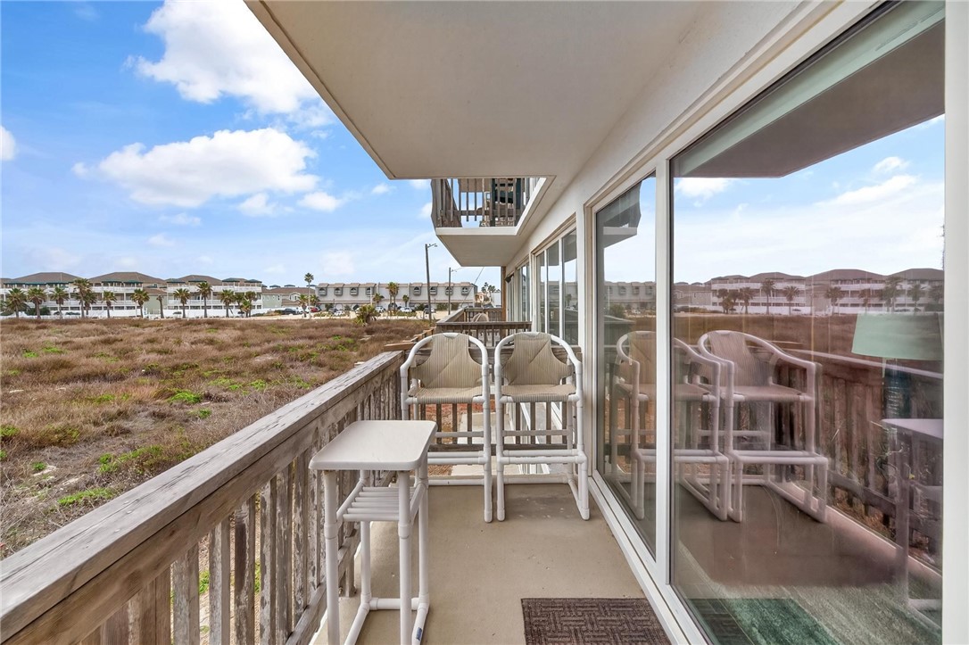 14810 Windward Dr 221 Property Photo 27