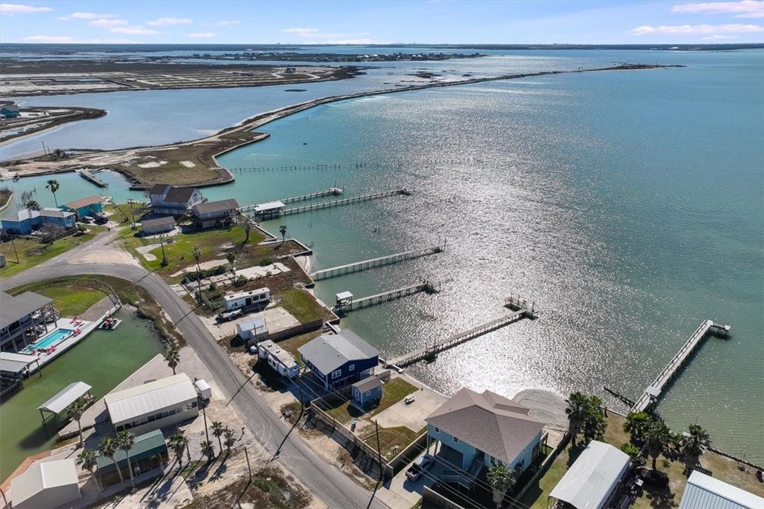 614 Copano Cove Road Property Photo 13