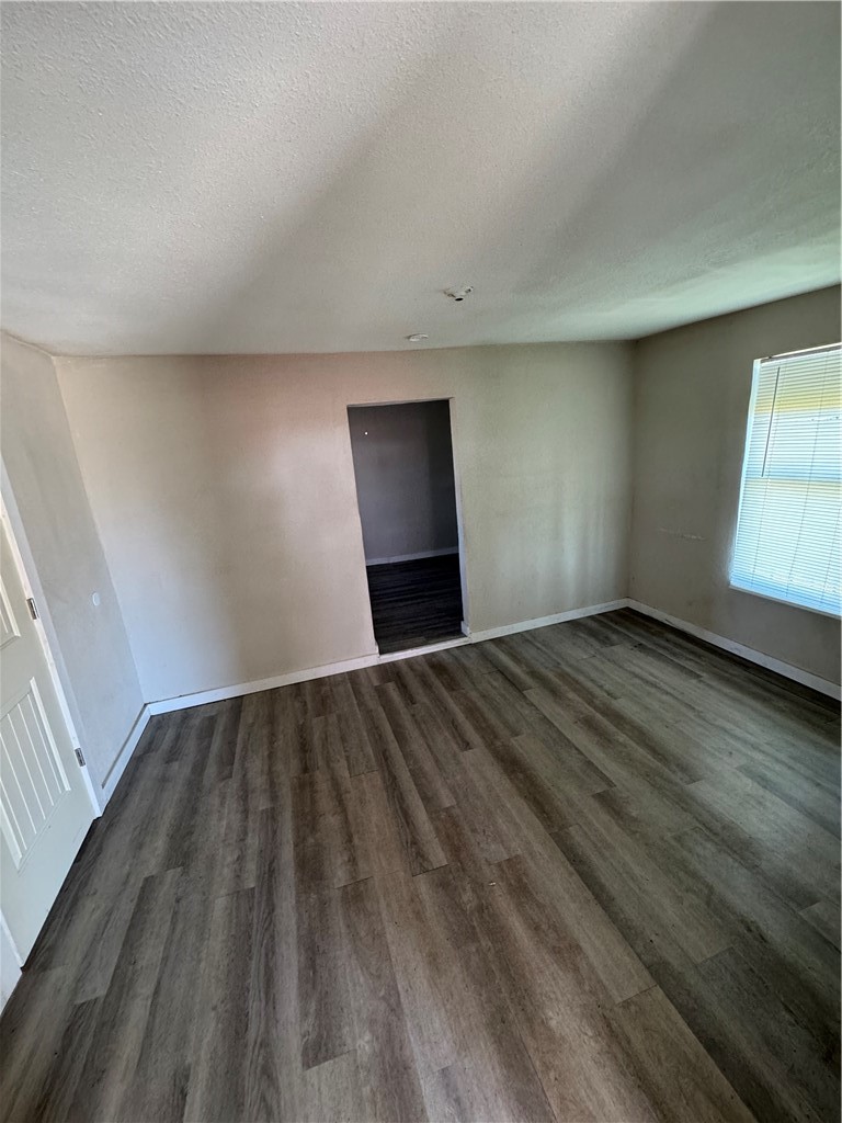 471665 Property Photo 3