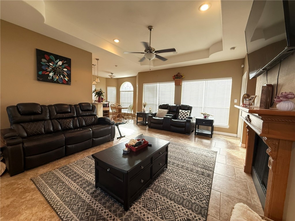 137 Lakeview Trace Property Photo 4