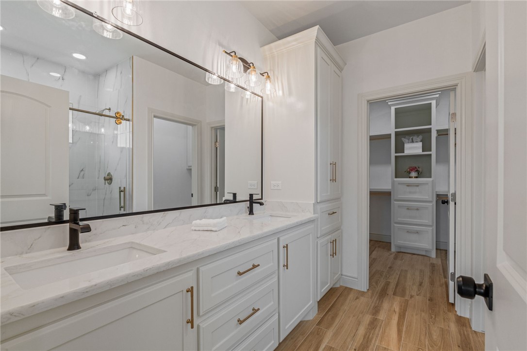 6725 La Salle Dr Property Photo 22