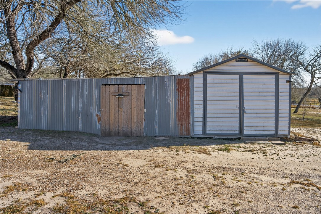 5752 Mockingbird Ln Property Photo 7
