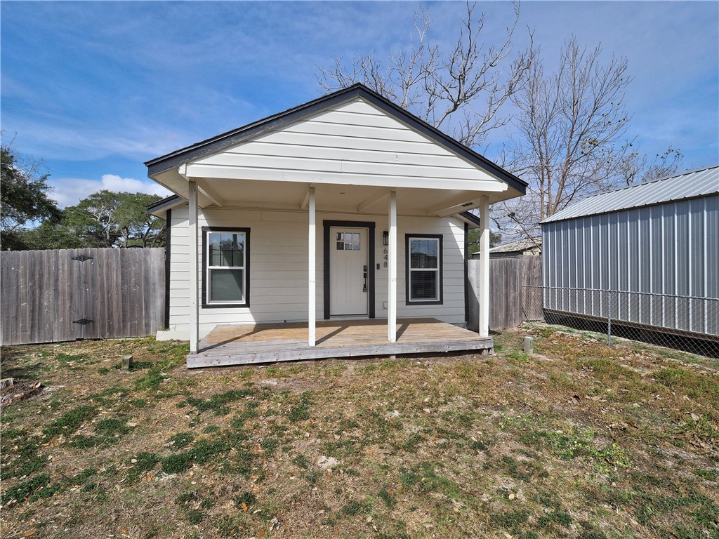 648 S 9th Property Photo 1