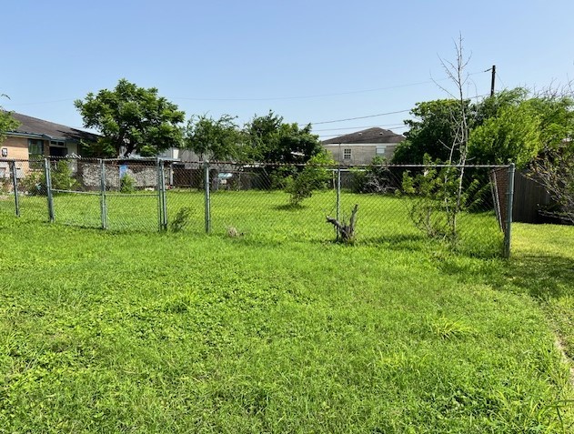 5805 Rio Vista Dr Property Photo 3