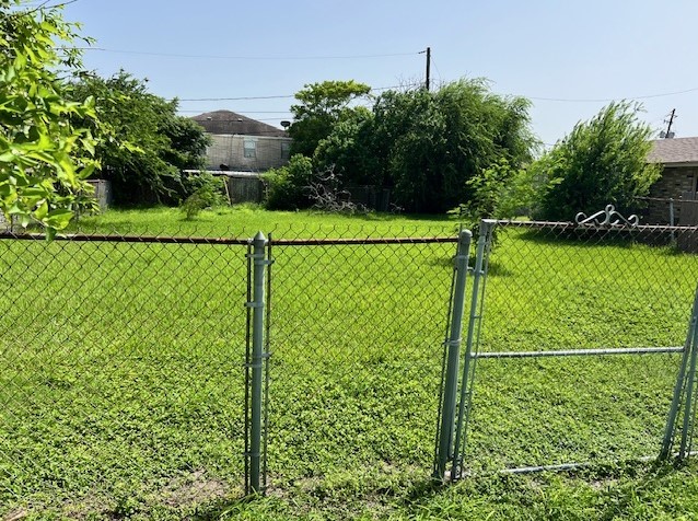 5805 Rio Vista Dr Property Photo 4