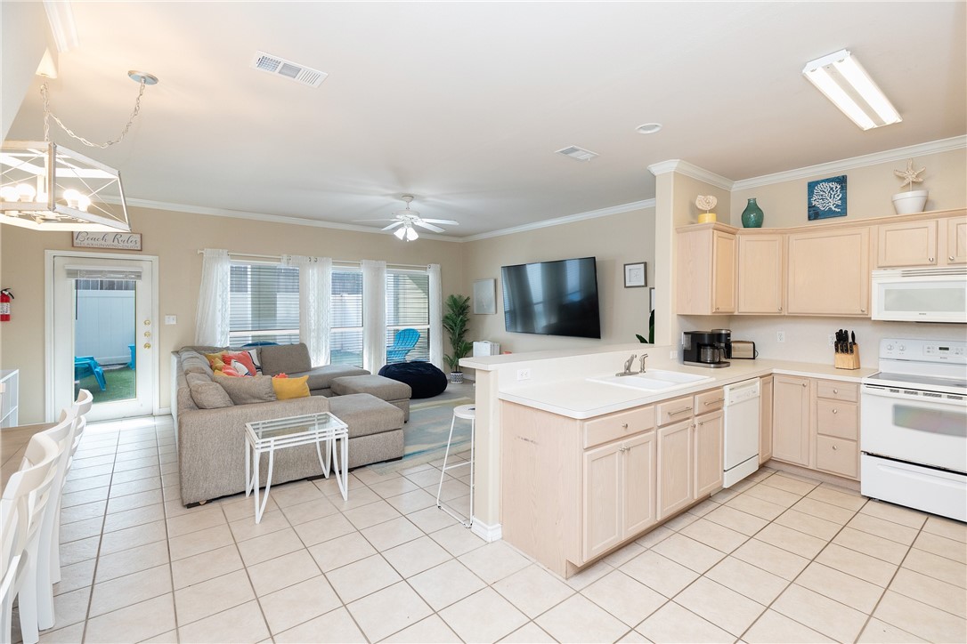 15102 Leeward Dr 702 Property Photo 7
