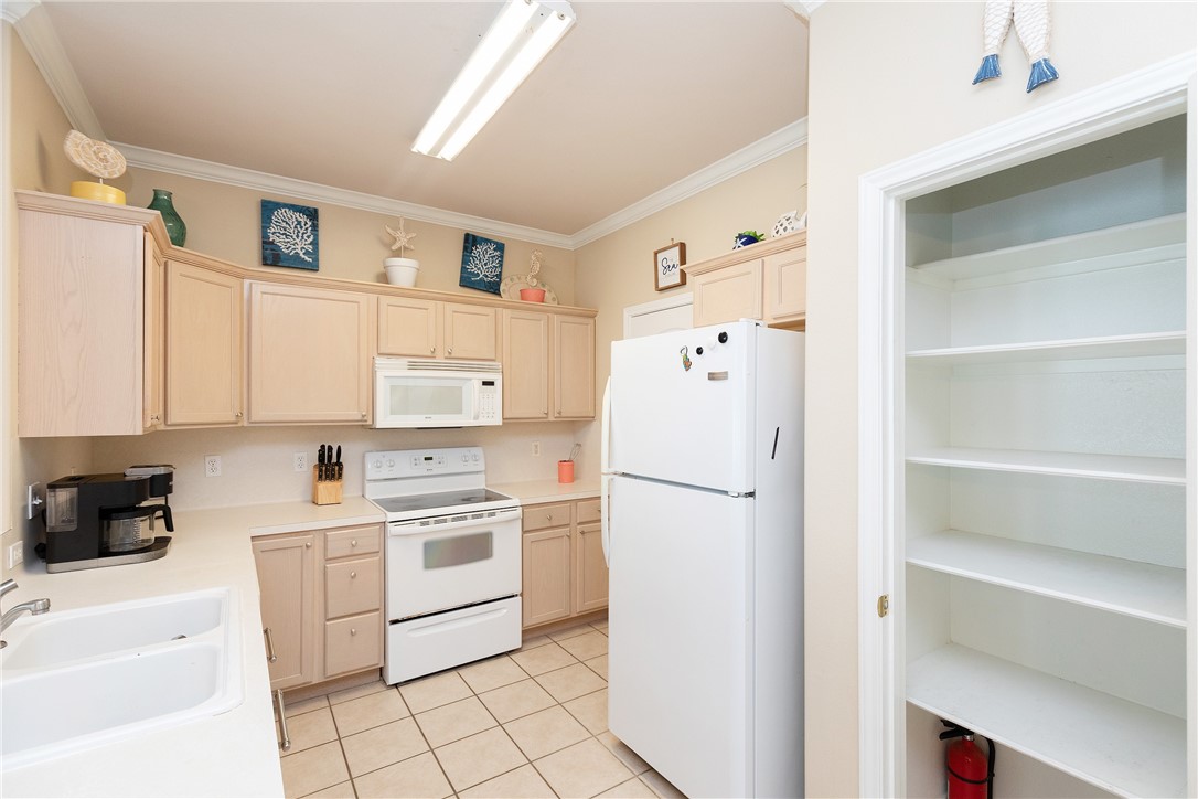 15102 Leeward Dr 702 Property Photo 12