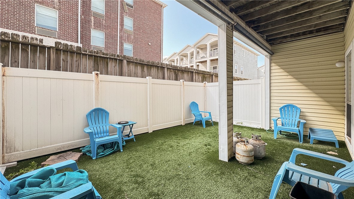 15102 Leeward Dr 702 Property Photo 30