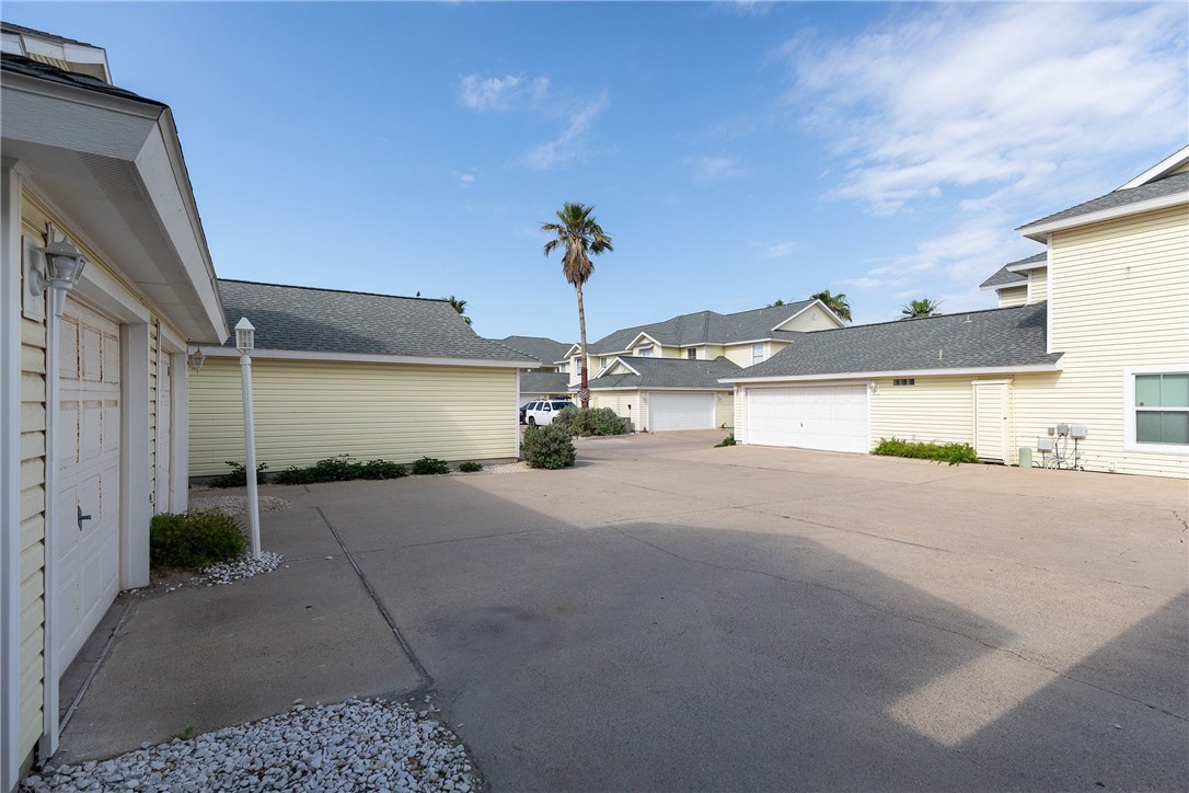 15102 Leeward Dr 702 Property Photo 35