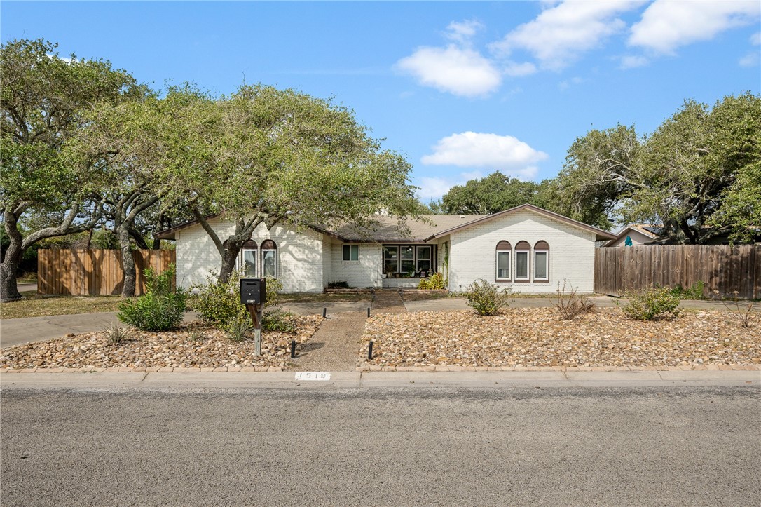 1518 Kenwood Dr Property Photo 38