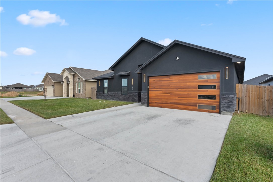 7810 Fold Property Photo 2