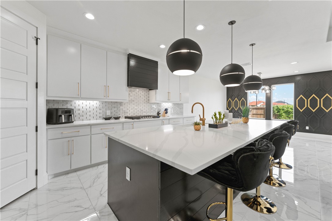 7810 Fold Property Photo 9