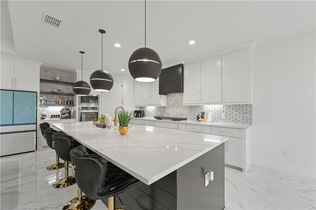 7810 Fold Property Photo 10