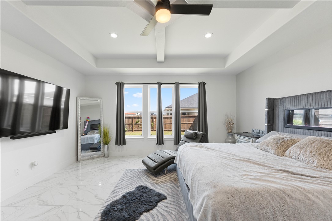 7810 Fold Property Photo 16