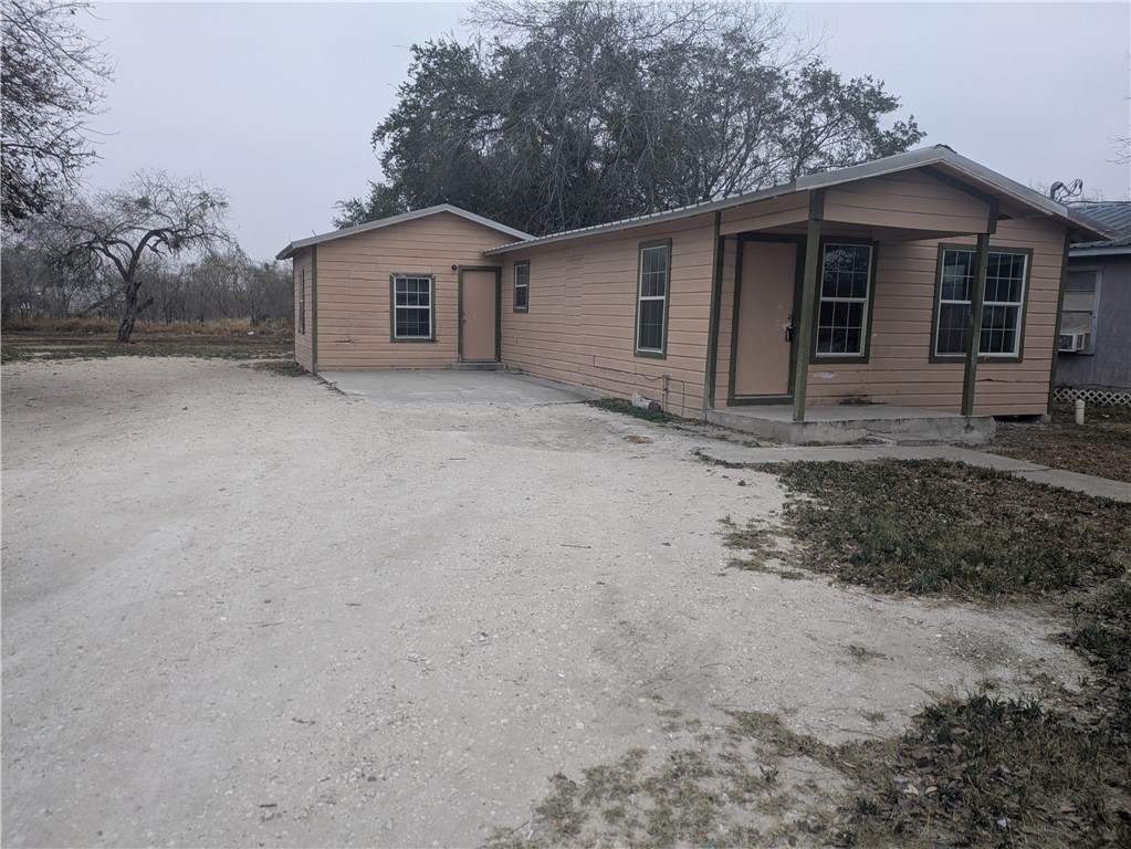 822 Olivo St Property Photo 2