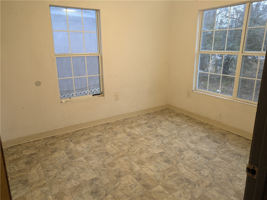 822 Olivo St Property Photo 4