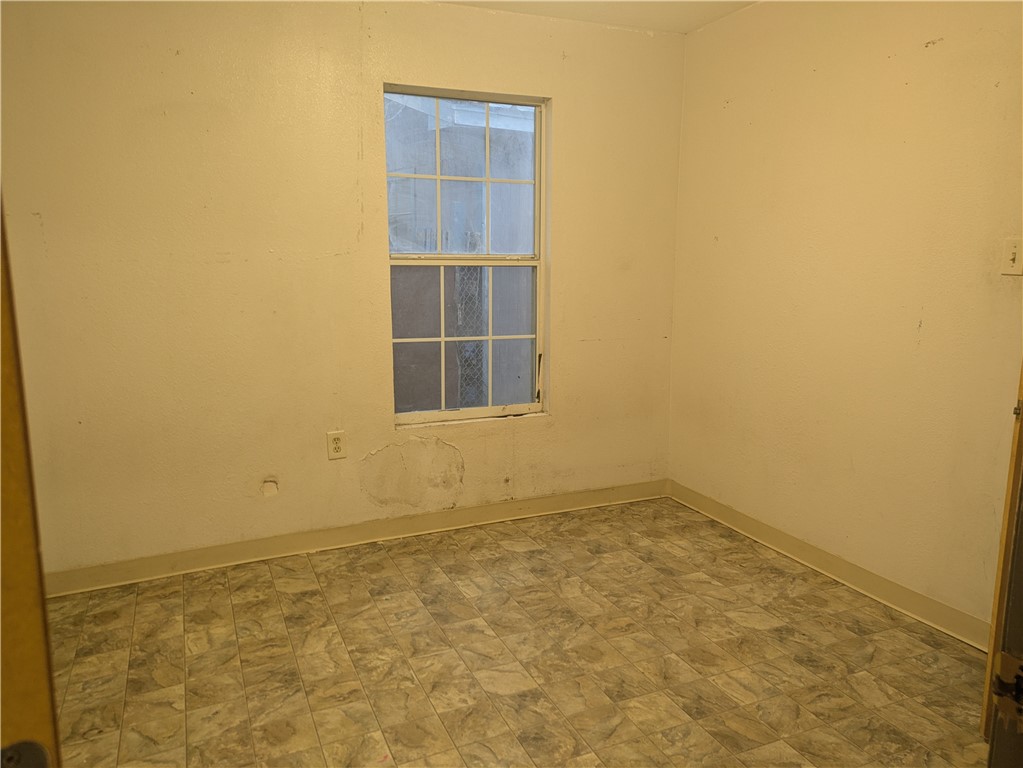 822 Olivo St Property Photo 5