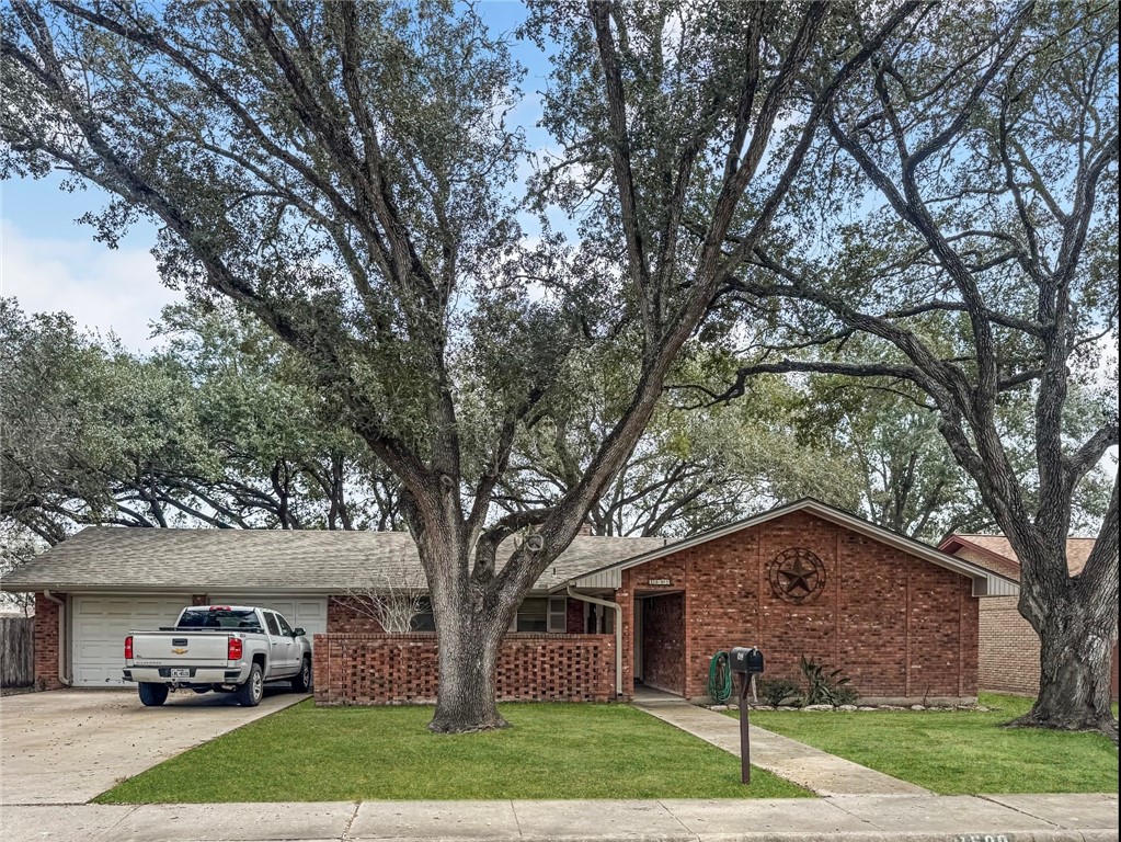 1600 Fairdale St Property Photo 1
