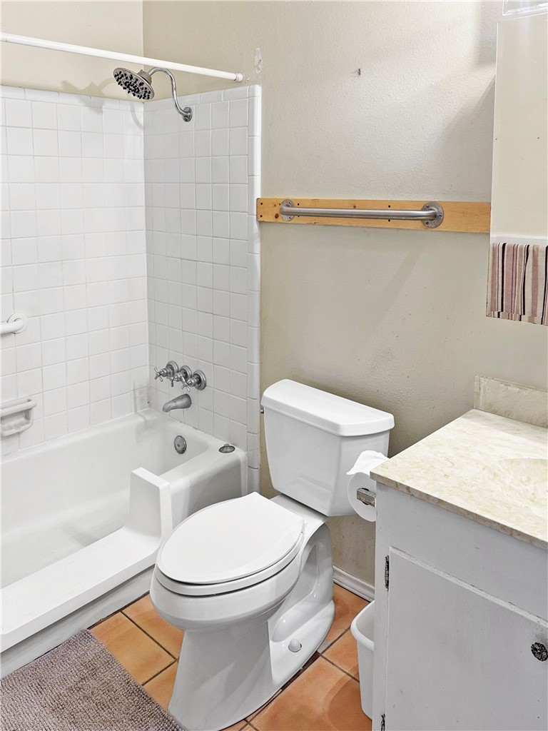 1600 Fairdale St Property Photo 10