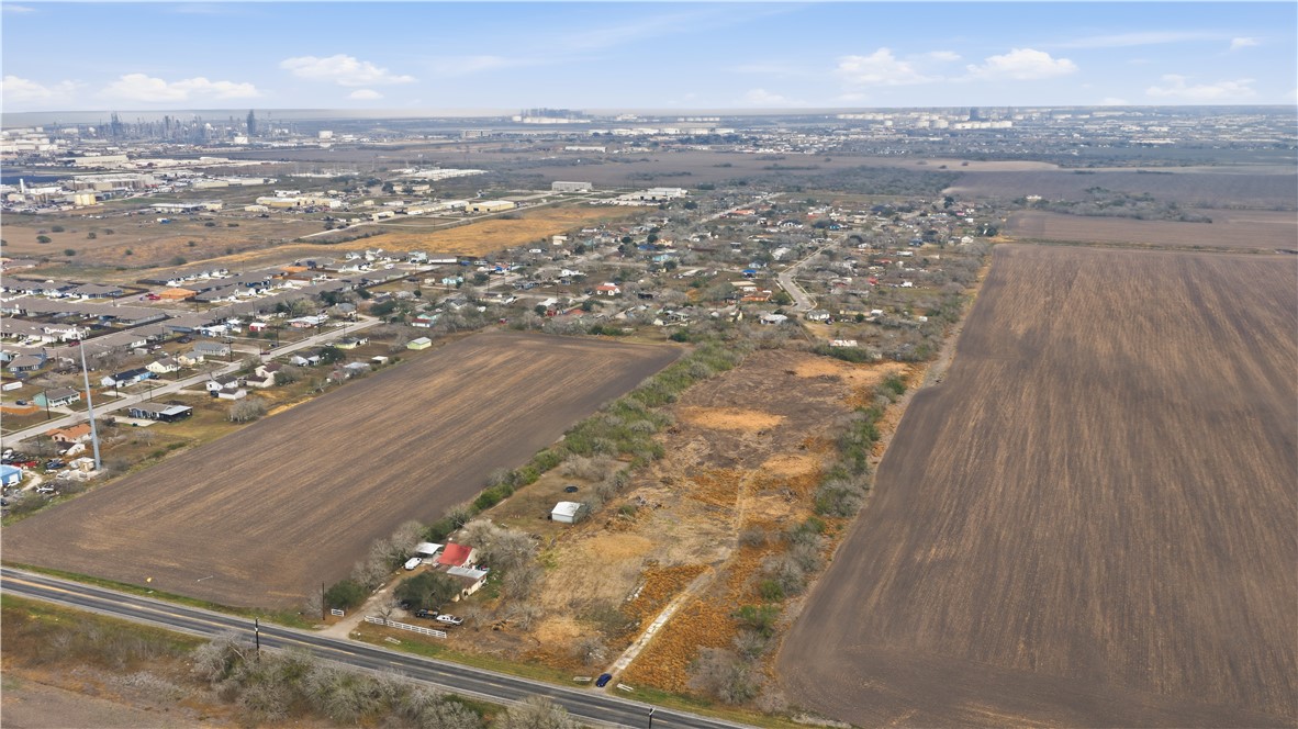 1620 Rand Morgan Property Photo 4