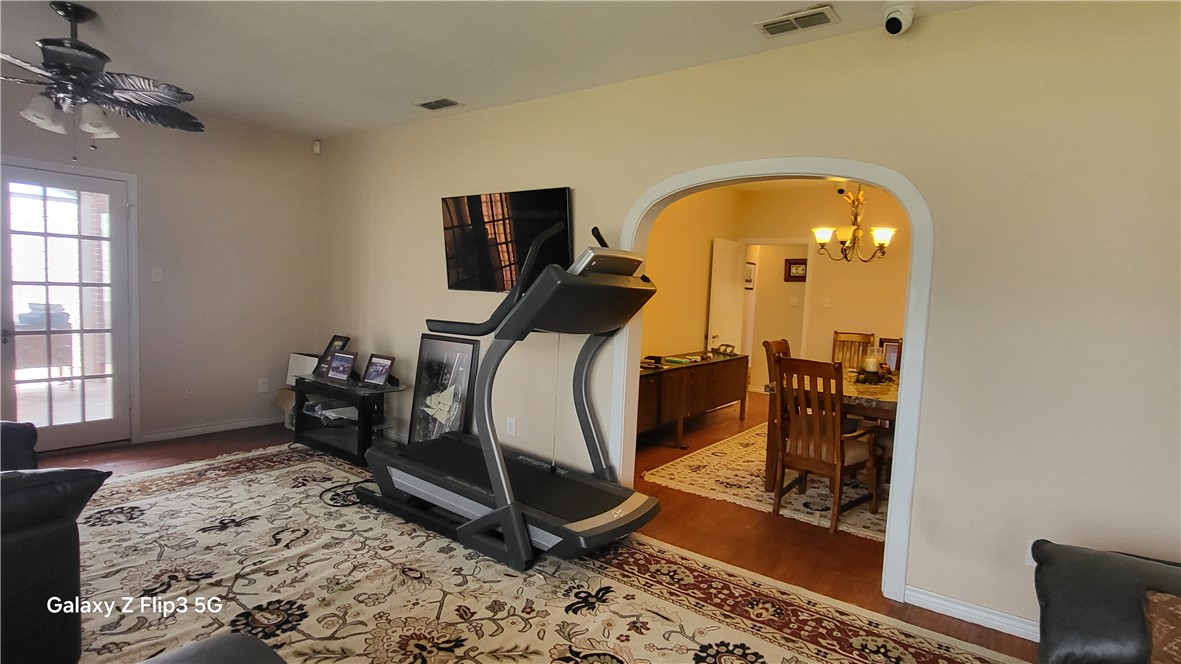 4109 Up River Road Property Photo 5