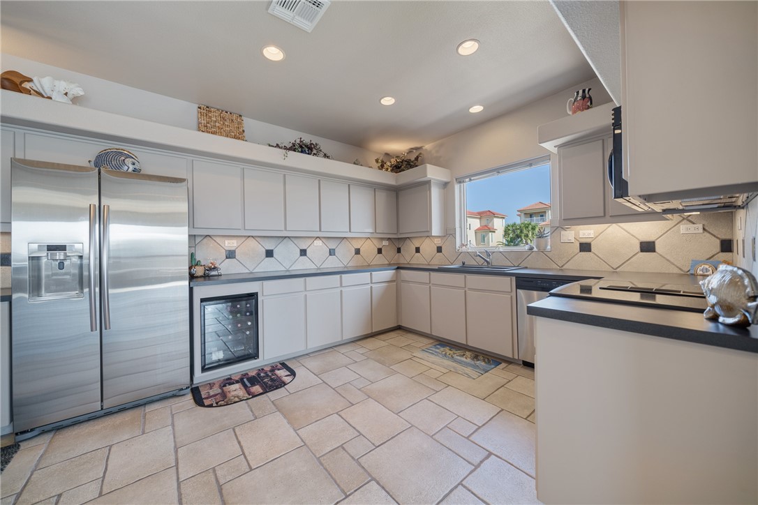 113 Sea Air Property Photo 8