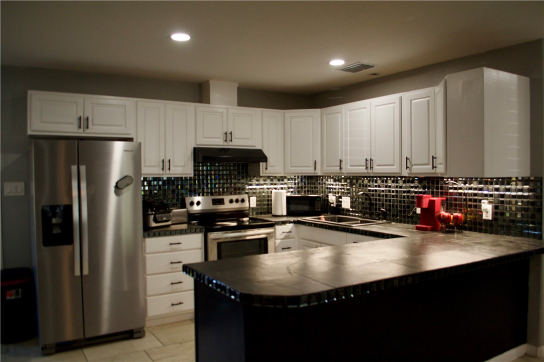 1001 E Hefferman St Property Photo 4