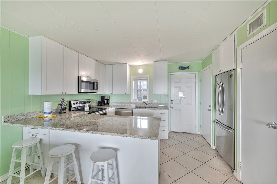 700 Island Retreat Ct 109 Property Photo 6