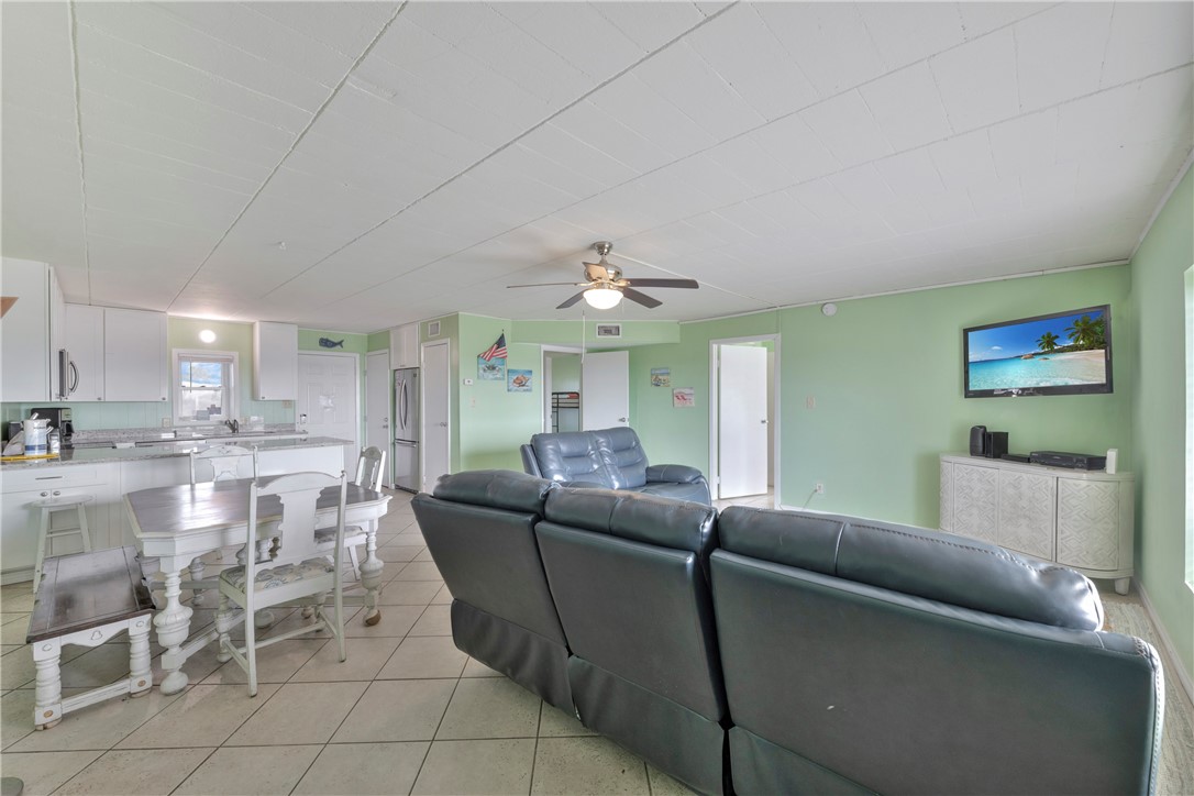 700 Island Retreat Ct 109 Property Photo 10
