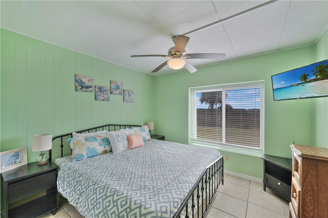700 Island Retreat Ct 109 Property Photo 11