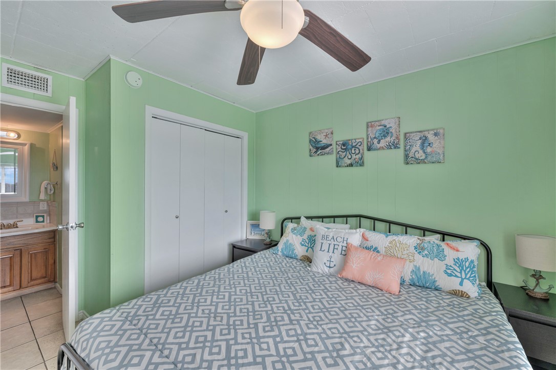 700 Island Retreat Ct 109 Property Photo 12
