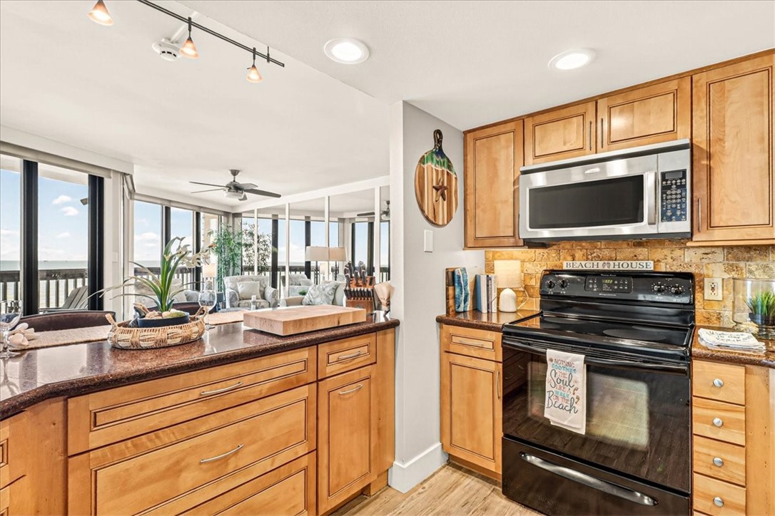 6745 Seacomber 804 Property Photo 16