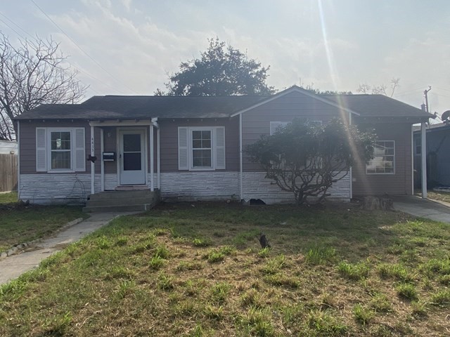 4413 N Cornelia Property Photo 1