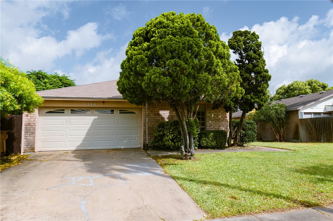 1314 Harbor Lights Dr Property Photo 3