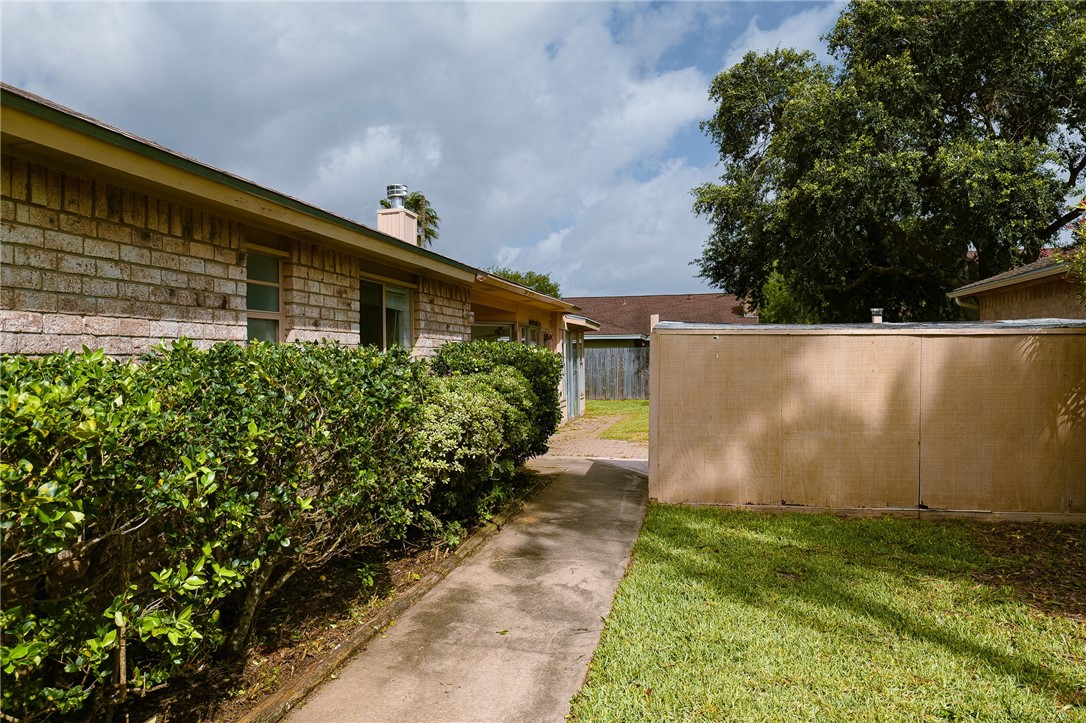 1314 Harbor Lights Dr Property Photo 4