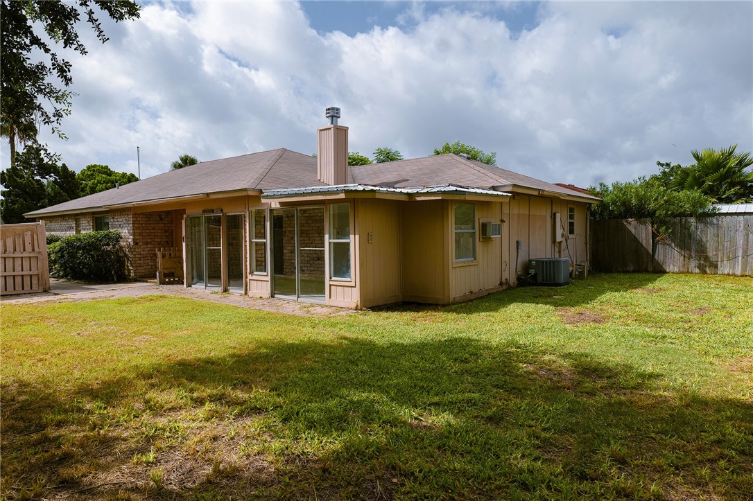 1314 Harbor Lights Dr Property Photo 33