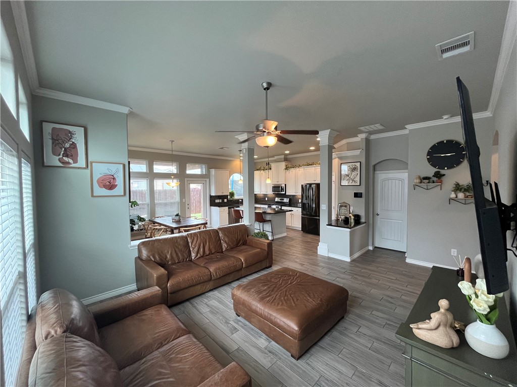 8046 Pavo Real St Property Photo 4
