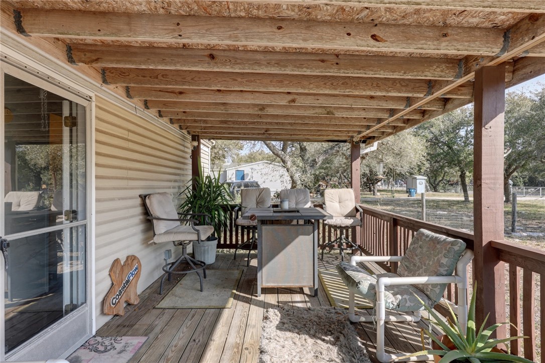 313 Rowe St Property Photo 4