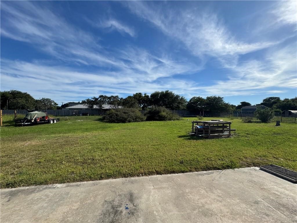 349 Yorktown Blvd Property Photo 4