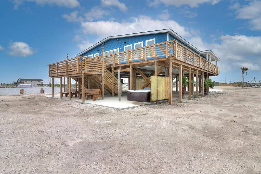2445 Laguna Shores Property Photo 2